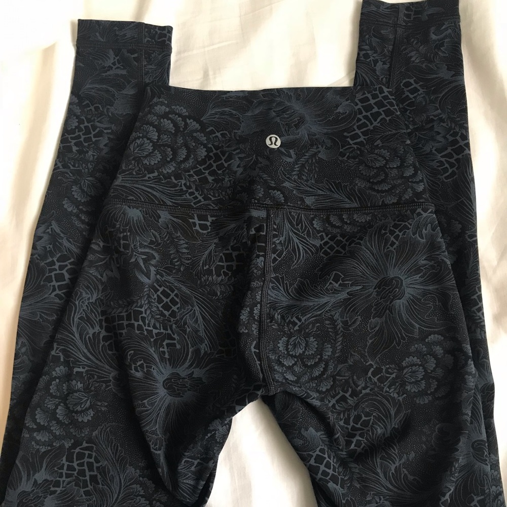 lululemon atheltica • Wunder Under Leggings